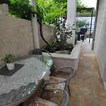 Iryna Apartment *