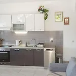 Iryna 아파트