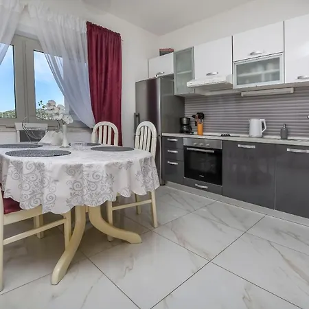 Iryna Apartment *