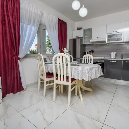 Iryna * Rogoznica (Sibenik-Knin)