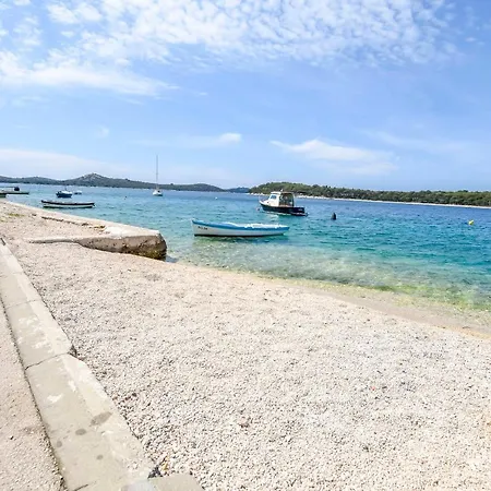 Iryna * Rogoznica (Sibenik-Knin)