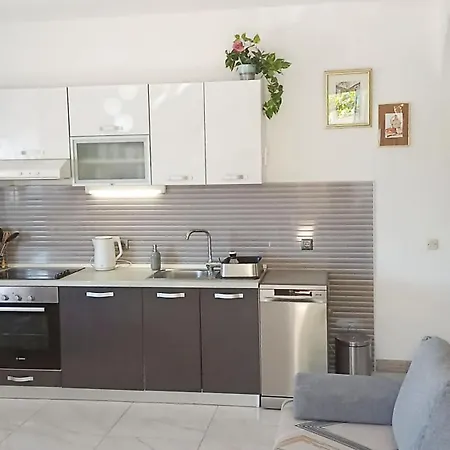 Iryna Apartment