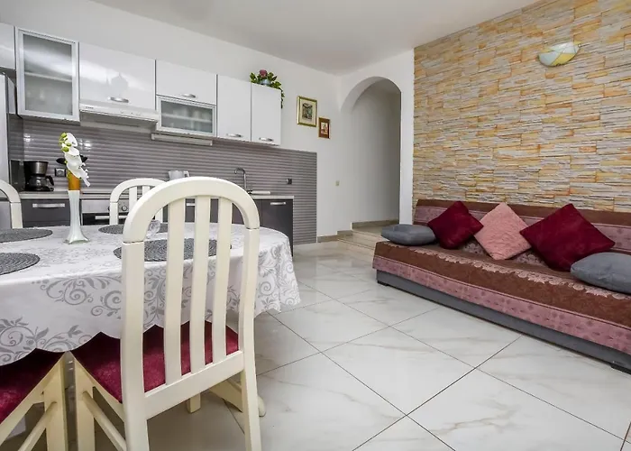 Iryna * Rogoznica (Sibenik-Knin)