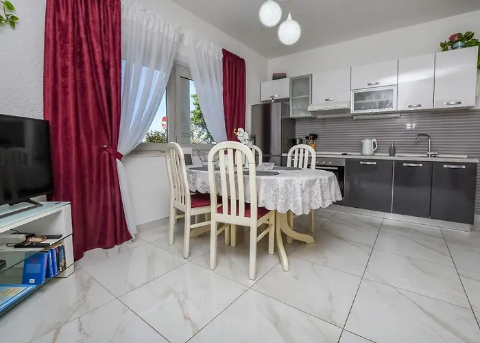 Iryna * Rogoznica (Sibenik-Knin)