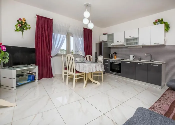 Iryna * Rogoznica (Sibenik-Knin)