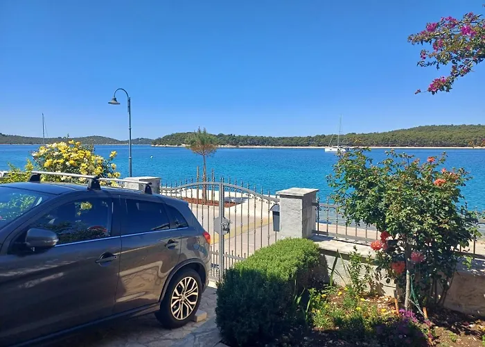 Iryna Διαμέρισμα *